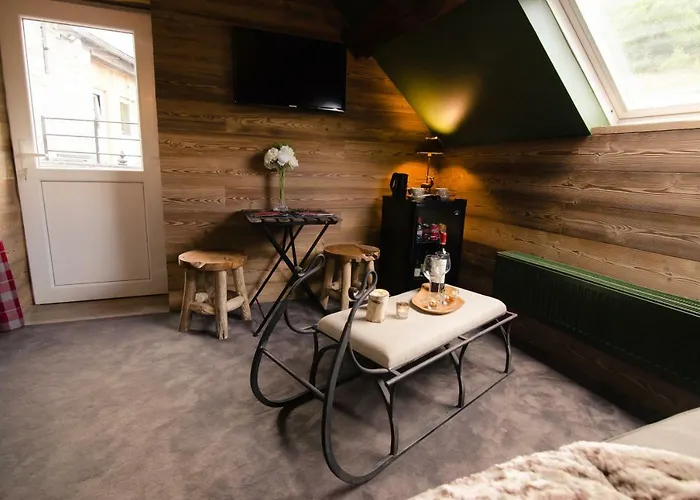 River Insolite Hotel Anhée