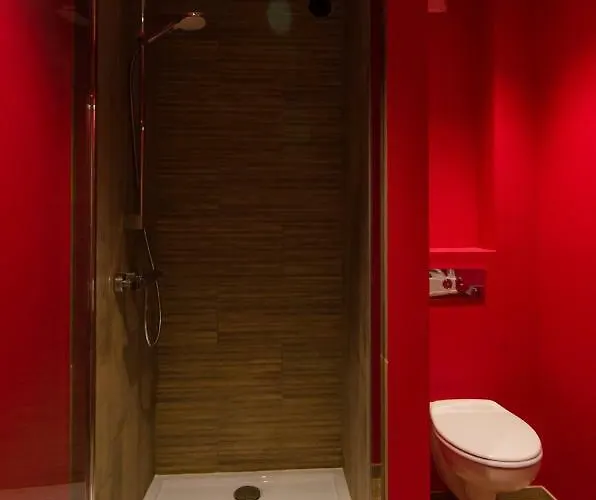 River Insolite Hotel Anhée