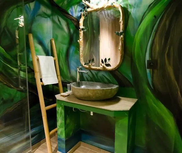 River Insolite Hotel