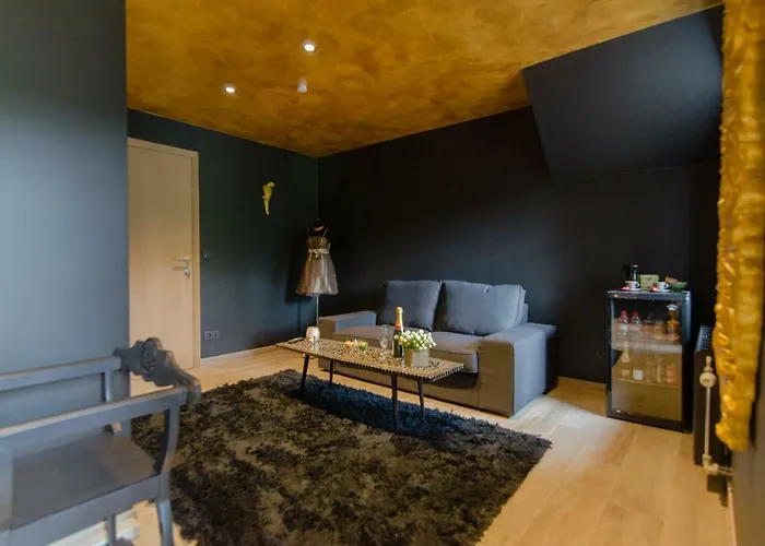 River Insolite Hotel Anhée